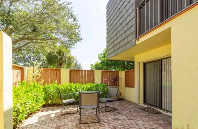 Residence photo 2