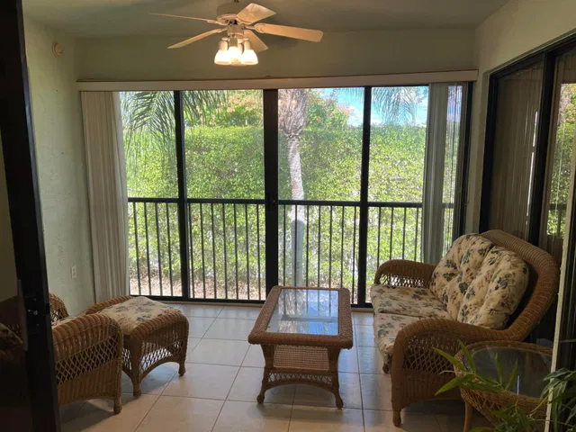Unit 204 photo 9