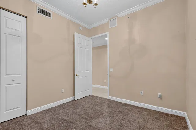Unit 3-908 photo 27