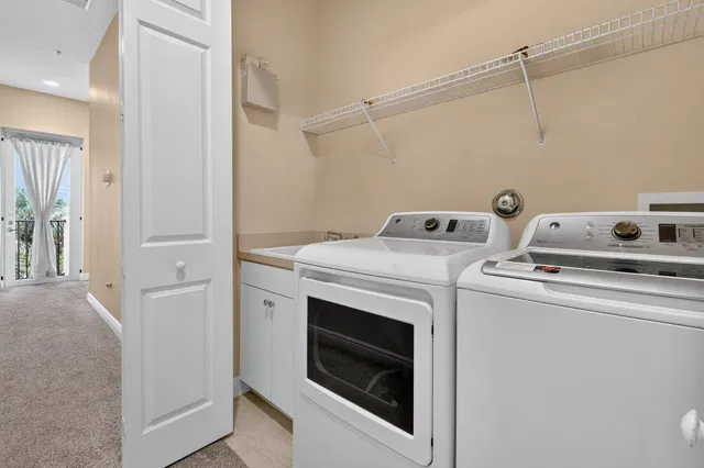 Unit 3-908 photo 37