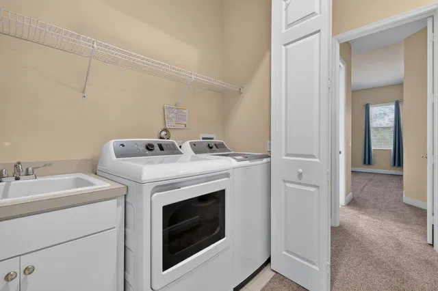 Unit 3-908 photo 38