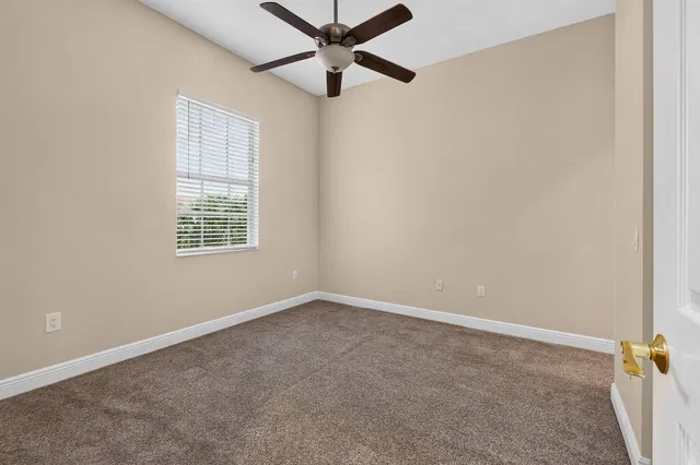Unit 3-908 photo 39