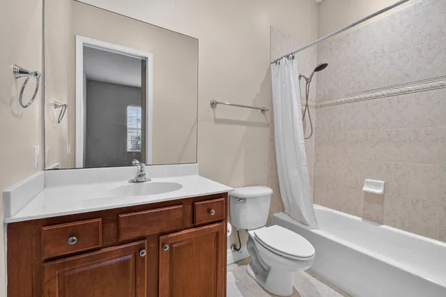 Unit 3-908 photo 42