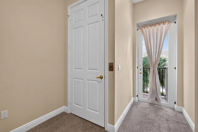 Unit 3-908 photo 43