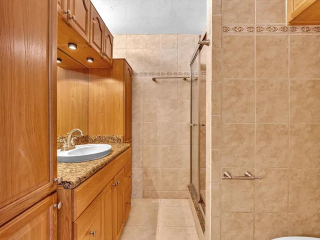 Unit 45B photo 16
