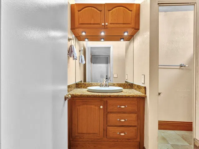 Unit 45B photo 24