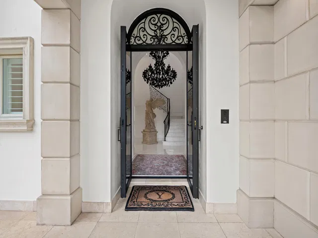 Residence photo 24