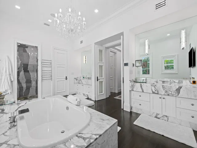 Residence photo 54