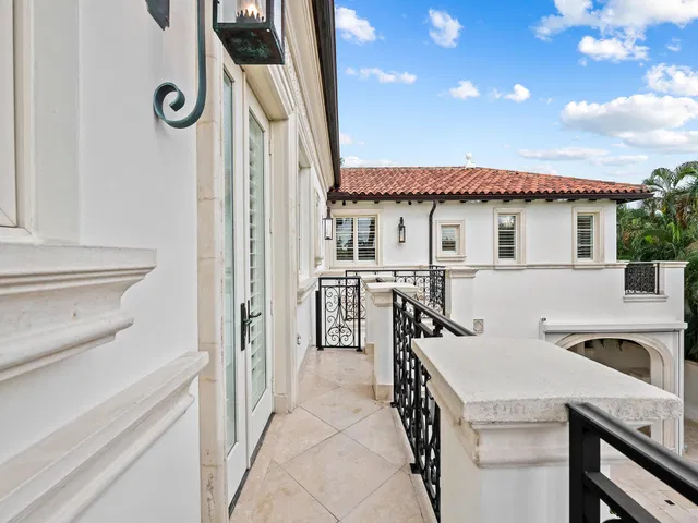 Residence photo 57