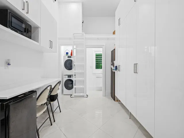 Residence photo 81