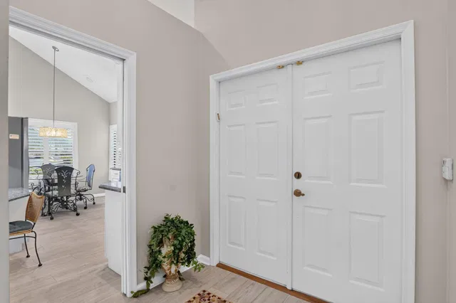 Residence photo 5