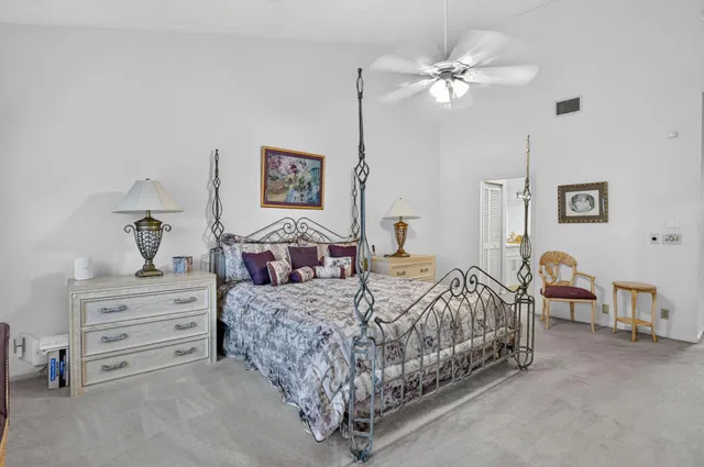 Residence photo 16