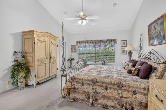 Residence photo 18