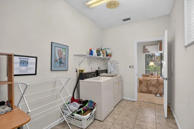 Residence photo 33