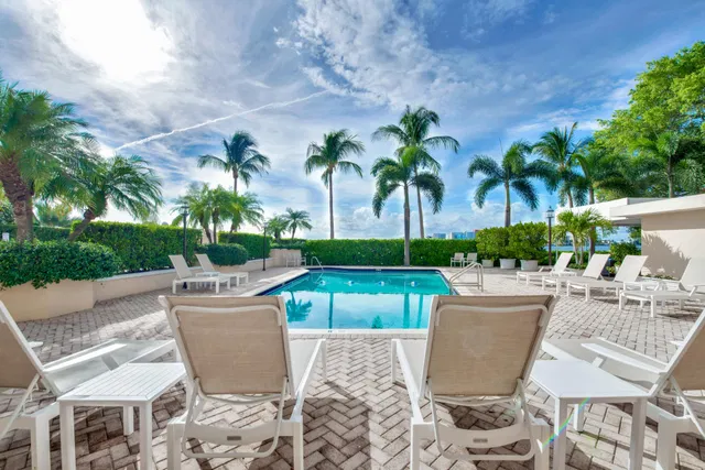 North End Palm Beach Unit 504 photo 3