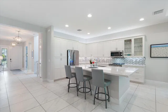 Residence photo 2