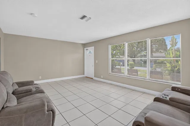 Residence photo 11