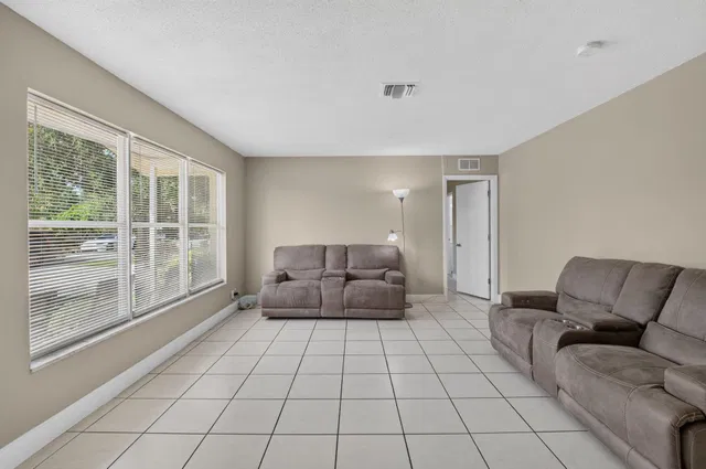 Residence photo 13