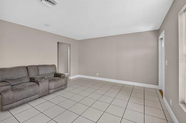 Residence photo 14