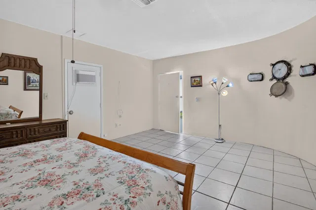 Residence photo 39