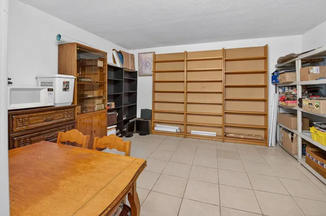 Residence photo 53