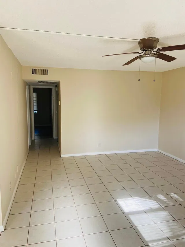 Residence photo 9