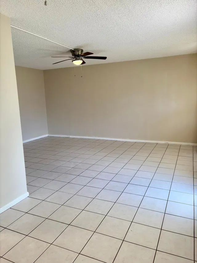 Residence photo 10