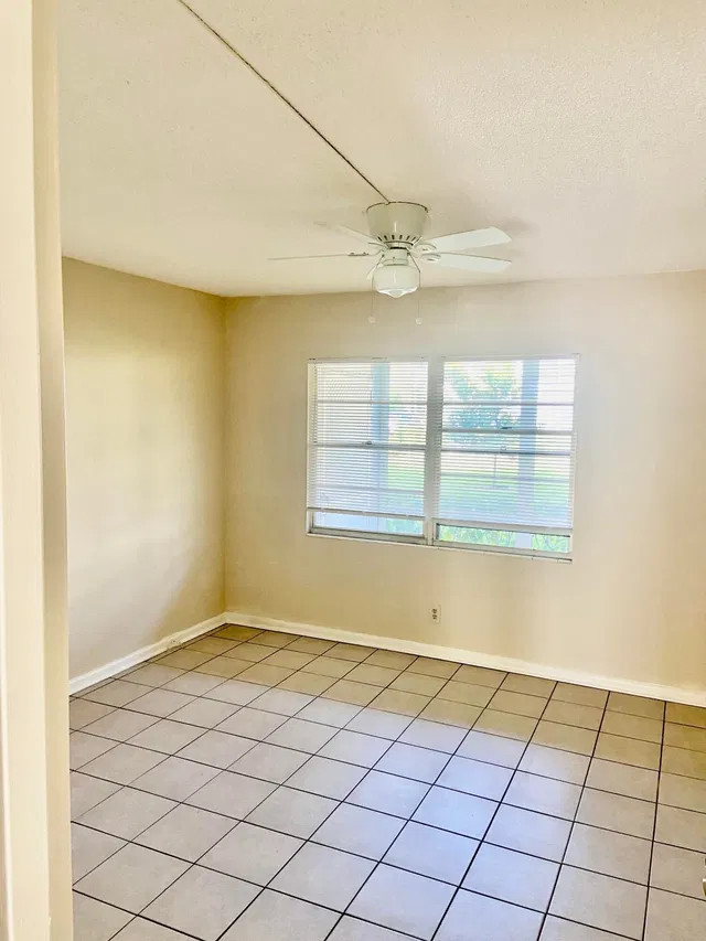 Residence photo 17