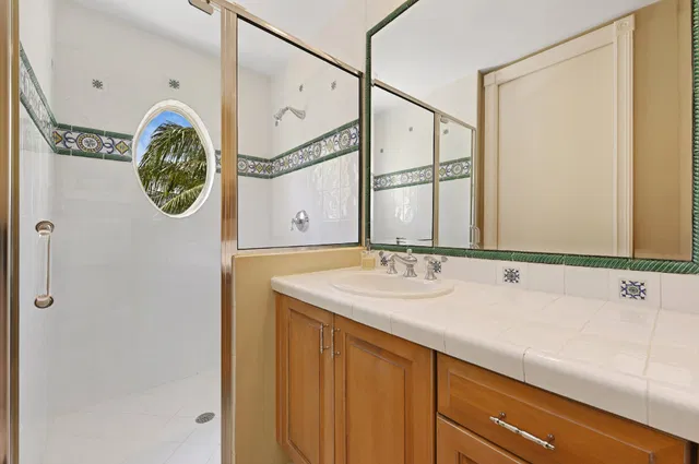 Residence photo 32