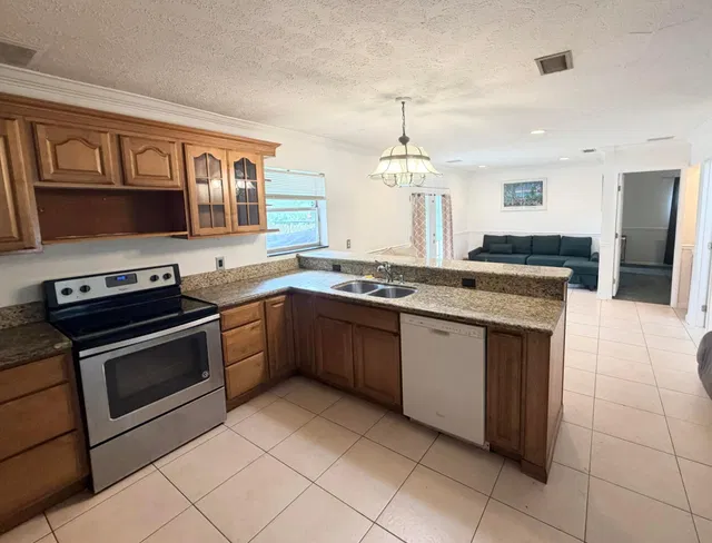 Residence photo 6