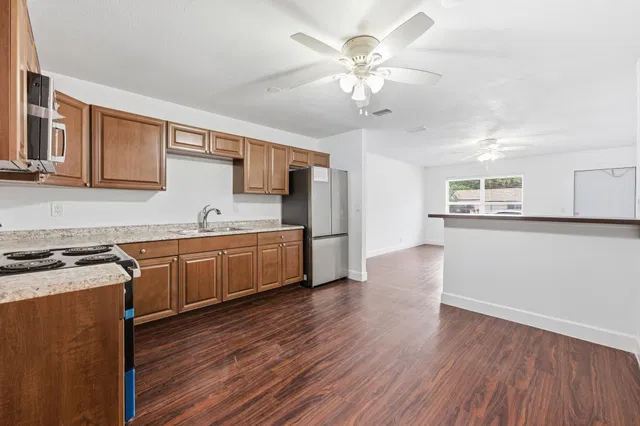 Residence photo 12