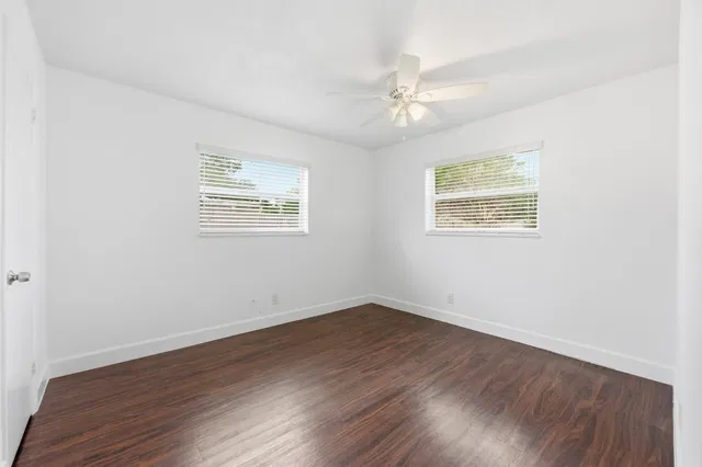 Residence photo 16