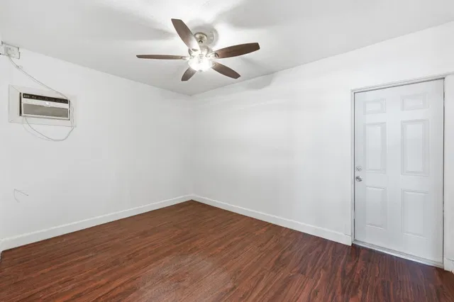 Residence photo 17