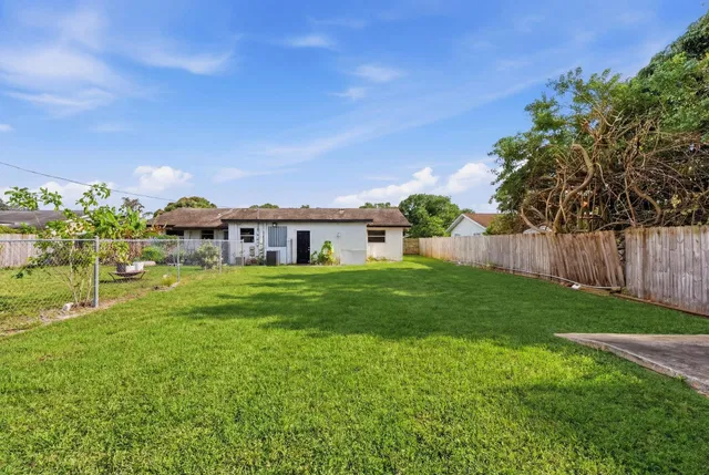 Residence photo 25