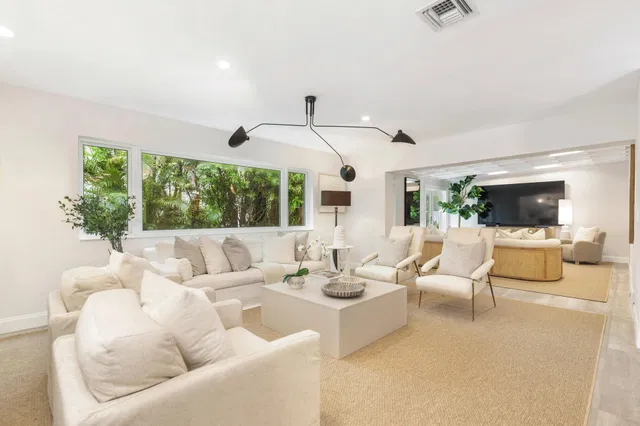 SoSo West Palm Beach Residence photo 2