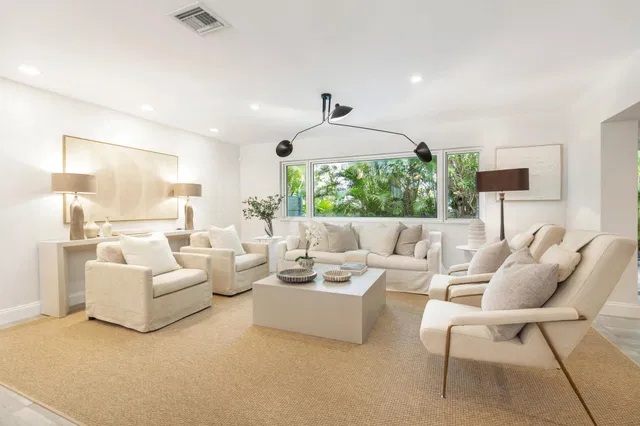 SoSo West Palm Beach Residence photo 3