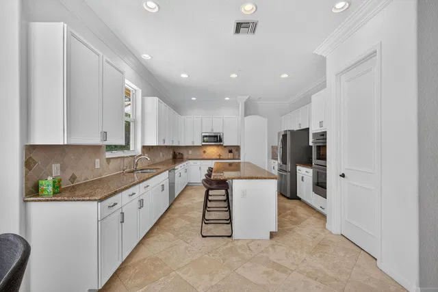 Residence photo 22
