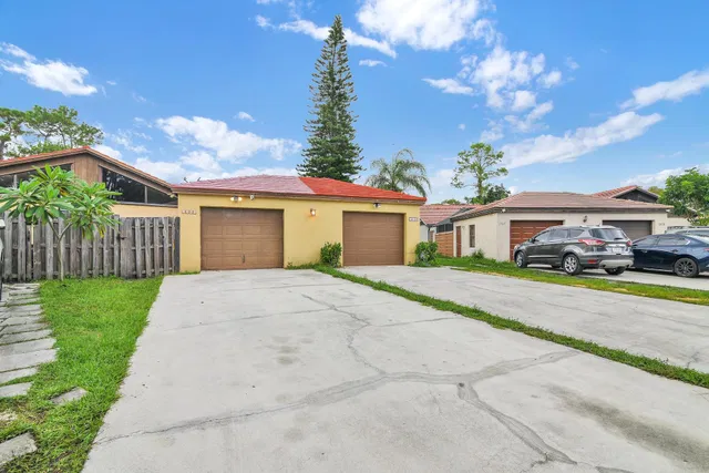 Residence photo 2
