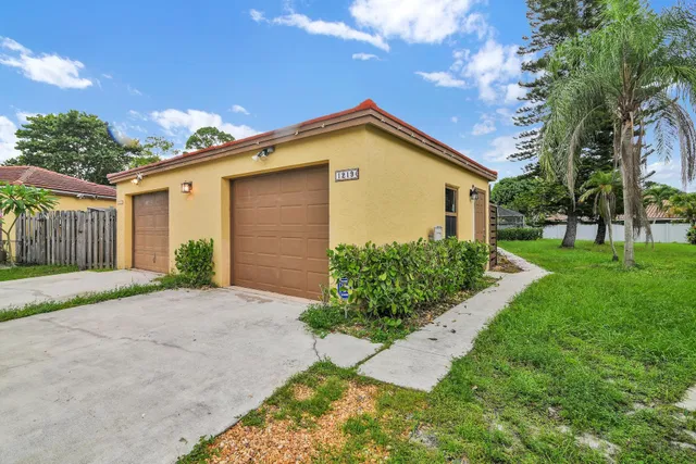 Residence photo 3