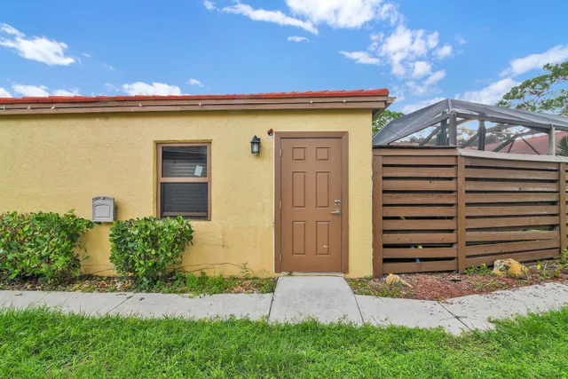Residence photo 4