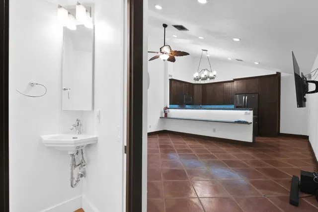 Residence photo 9