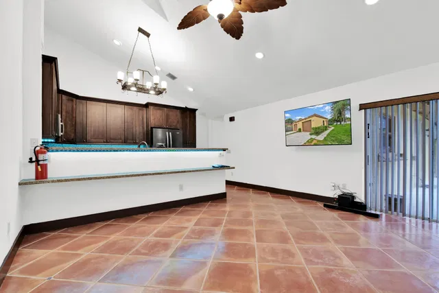 Residence photo 12