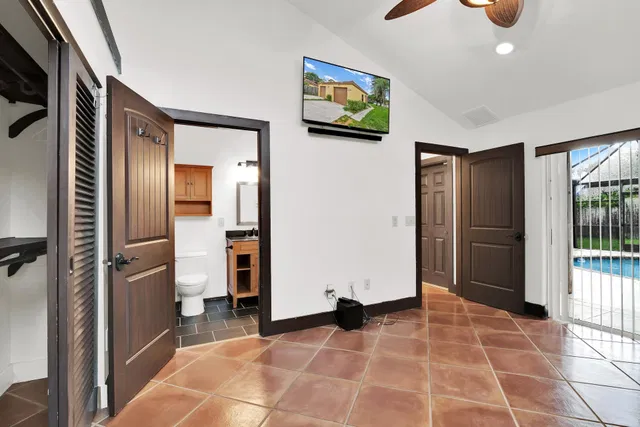 Residence photo 18