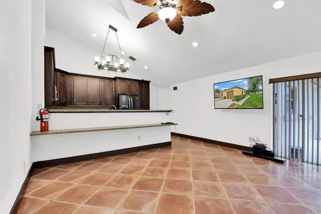 Residence photo 25