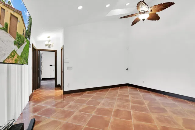 Residence photo 26