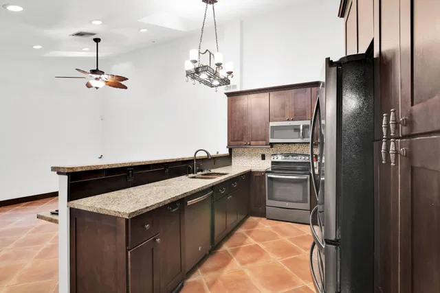 Residence photo 30