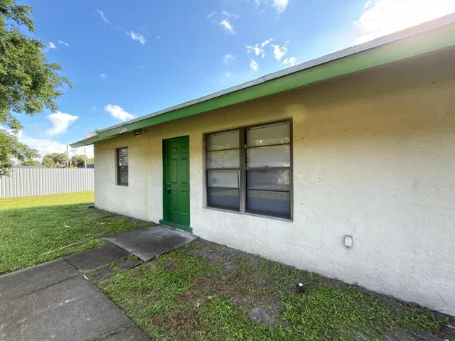 Residence photo 16
