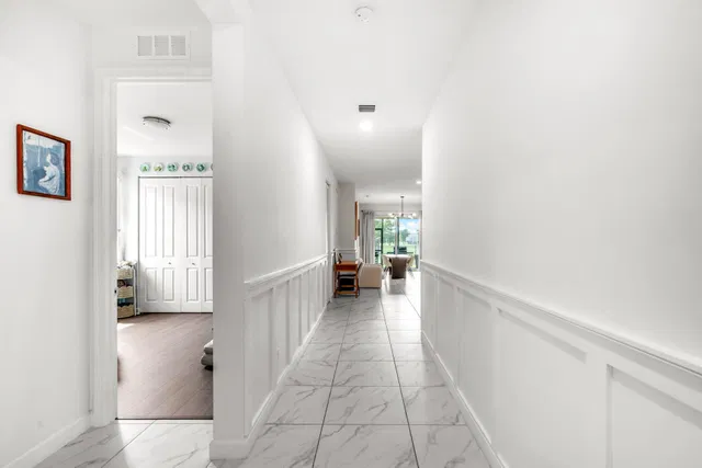 Residence photo 3