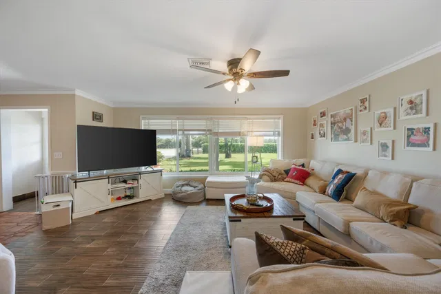 Residence photo 14