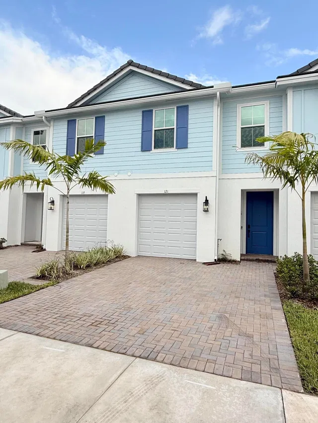 Residence photo 2